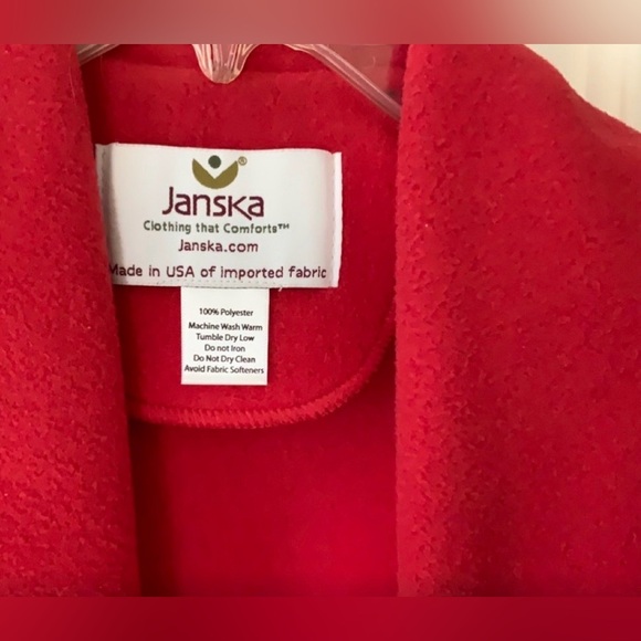 UEC Janska Scarlet Red UltraPlush Polarfleece Poncho Cape Wrap w/ TieBelt O/S - Picture 5 of 5